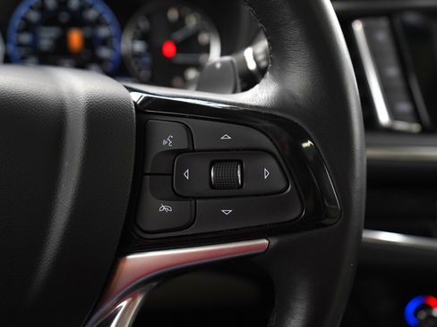 Used 2024 Buick Enclave Avenir image 28