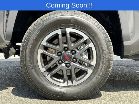 Used 2024 Toyota Tacoma TRD Sport image 25