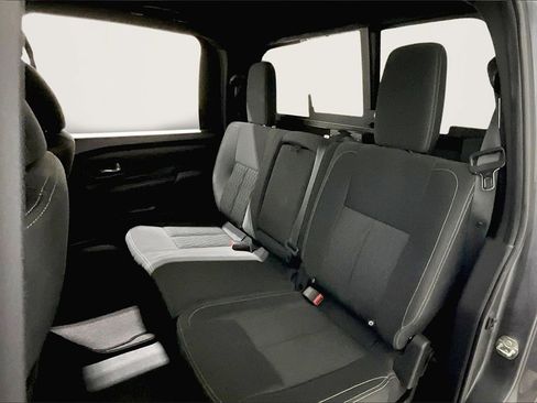 Used 2018 Nissan Titan PRO-4X image 22