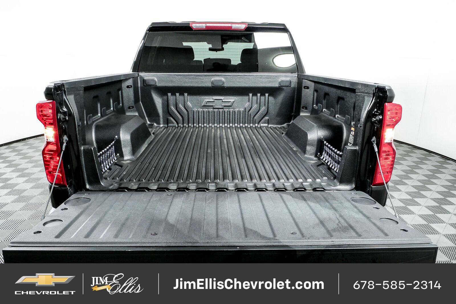 Used 2024 Chevrolet Silverado 1500 Custom w/ Turbomax Blackout Package AWD/4WD image 27