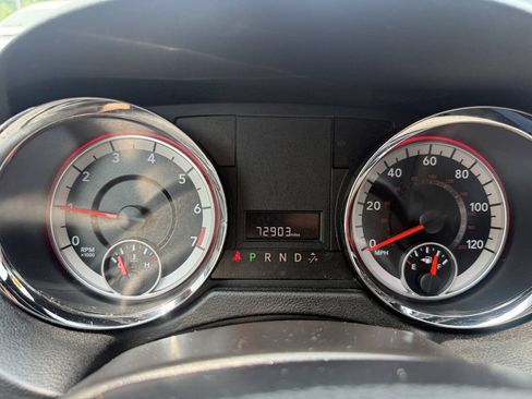 Used 2019 Dodge Grand Caravan SE FWD image 25