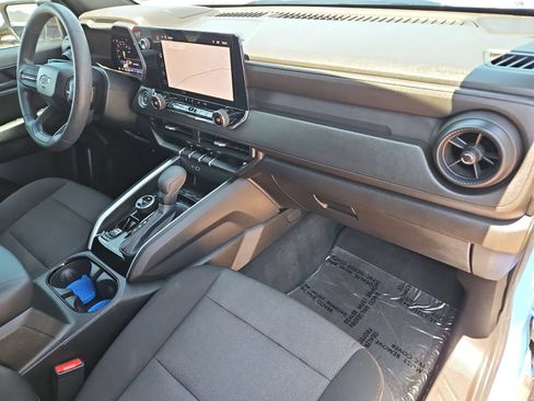 Used 2025 Chevrolet Colorado Trail Boss AWD/4WD image 28