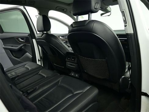 Used 2017 Audi Q7 3.0T Premium Plus image 32