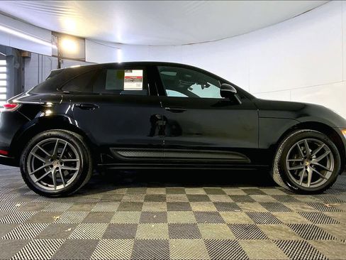 Used 2024 Porsche Macan image 8