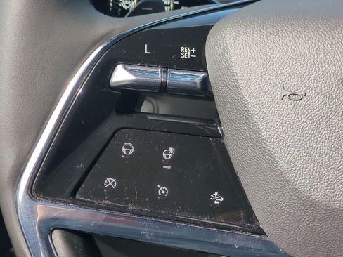 Certified 2025 Cadillac Escalade ESV Luxury image 24