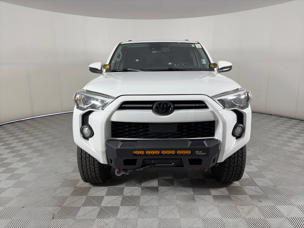 Used 2020 Toyota 4Runner 4WD image 2