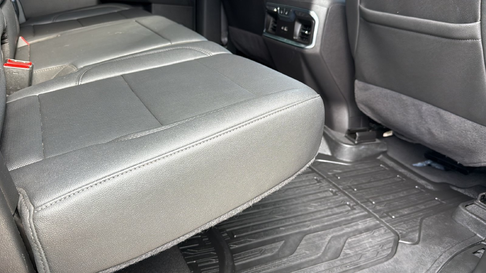 Used 2024 GMC Sierra 1500 SLT AWD/4WD image 23