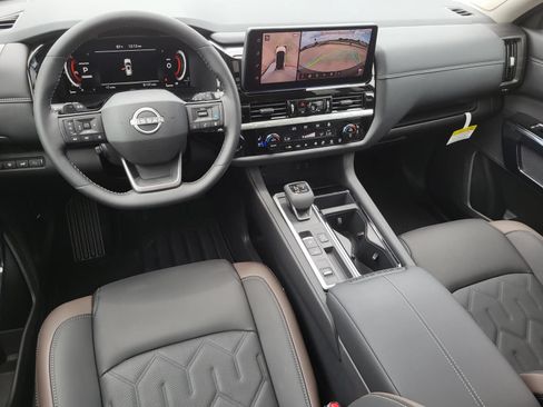 New 2026 Nissan Pathfinder Platinum FWD image 17