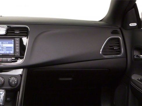 Used 2013 Chrysler 200 S image 20