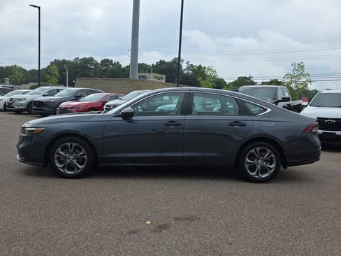 Used 2023 Honda Accord EX image 6