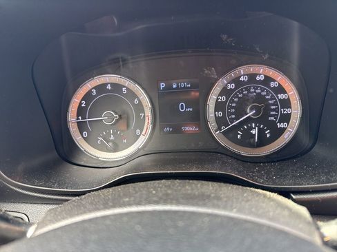 Used 2020 Hyundai Venue SE image 12