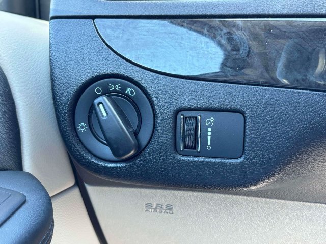 Used 2017 Dodge Grand Caravan SE w/ Power Window Group FWD image 14