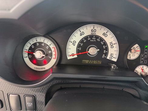 Used 2014 Toyota FJ Cruiser 4WD w/ Upgrade Package image 22