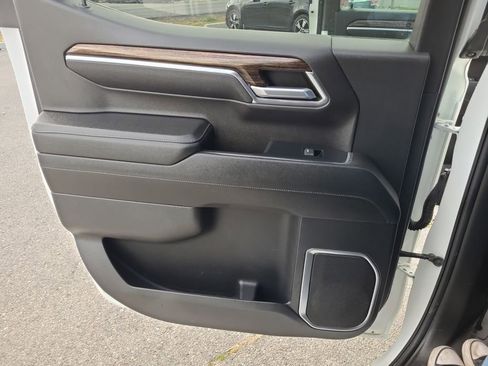 Used 2023 GMC Sierra 1500 SLE AWD/4WD image 31
