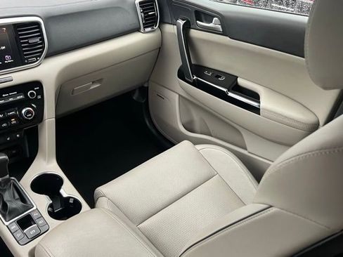 Certified 2022 Kia Sportage EX w/ EX Technology Package image 15