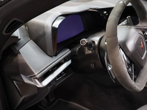 Used 2021 Chevrolet Corvette Stingray Preferred Cpe w/ 2LT image 49