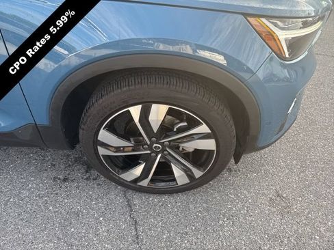 Certified 2023 Volvo XC40 B5 Ultimate w/ Protection Package Premier AWD/4WD image 3