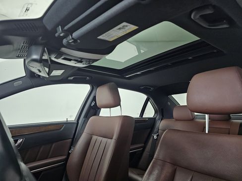 Used 2014 Mercedes-Benz E 250 BlueTEC 4MATIC Sedan image 9