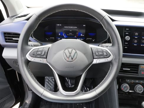 Certified 2023 Volkswagen Taos SE w/ Panoramic Sunroof Package AWD/4WD image 26