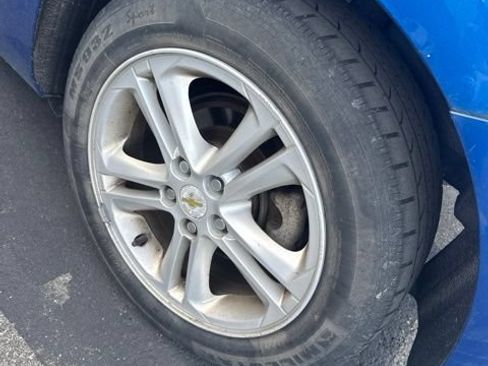Used 2017 Chevrolet Cruze LT w/ Convenience Package FWD image 7