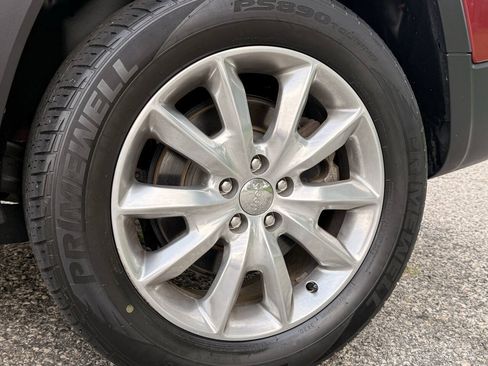 Used 2016 Jeep Cherokee Limited AWD/4WD image 9