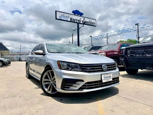 Used 2017 Volkswagen Passat 1.8T R-Line FWD image 1