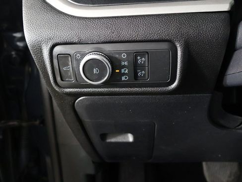 Used 2022 Ford Explorer XLT w/ Equipment Group 202A AWD/4WD image 36