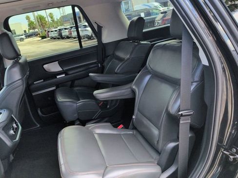 Certified 2025 Ford Expedition Active AWD/4WD image 14