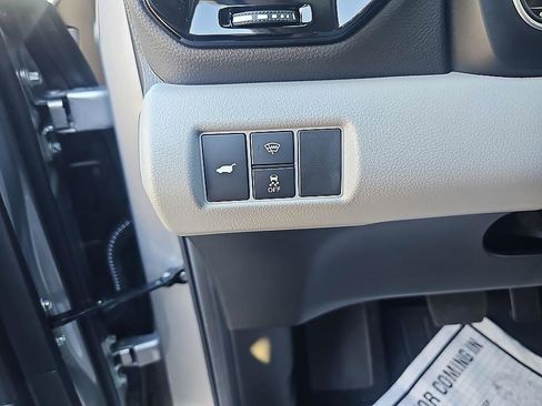 Used 2025 Honda Pilot Elite image 16