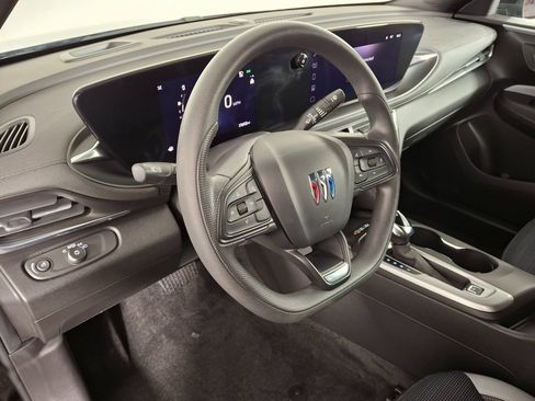 Used 2024 Buick Envista Preferred w/ Convenience II Package image 11