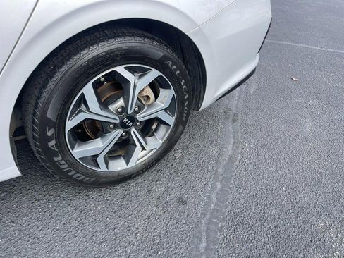 Used 2021 Kia Forte LXS image 5