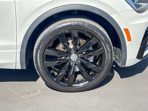 Used 2021 Volkswagen Tiguan SE R-Line image 18