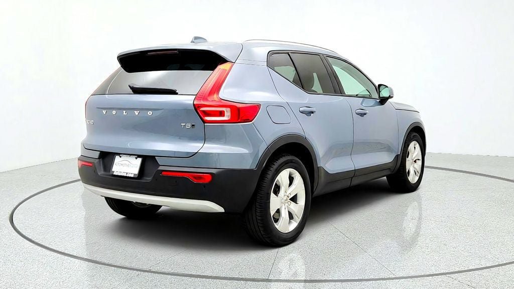 Used 2020 Volvo XC40 T5 Momentum AWD/4WD image 5