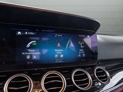 Used 2022 Mercedes-Benz E 350 4MATIC Sedan image 22