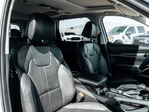 Used 2025 Kia Telluride SX w/ SX Captain's Chair Package AWD/4WD image 60