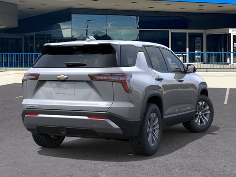 New 2026 Chevrolet Equinox LT w/ Convenience Package II FWD image 4