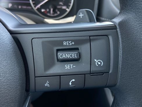 Used 2024 Nissan Rogue S AWD/4WD image 19