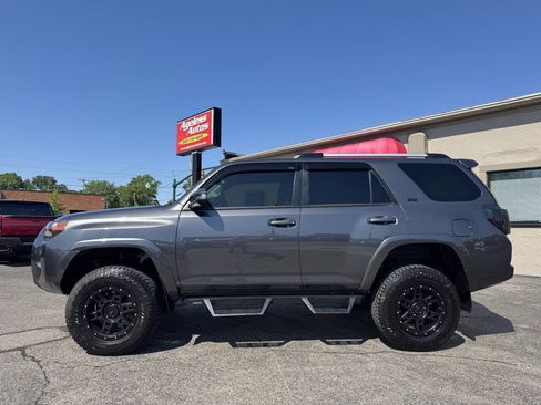Used 2023 Toyota 4Runner SR5 Premium w/ Moonroof Package AWD/4WD image 6