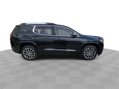 Used 2021 GMC Acadia Denali w/ Denali Technology Package image 9