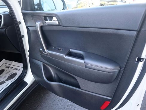 Used 2017 Kia Sportage LX FWD image 36