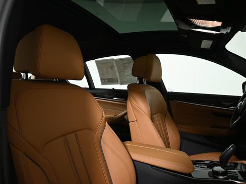 Certified 2023 BMW M550i xDrive w/ Executive Package image 36