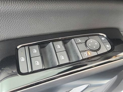 New 2026 Nissan Pathfinder SL FWD image 36