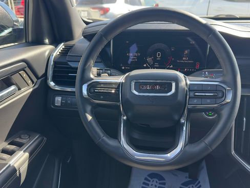 Used 2025 GMC Acadia Elevation FWD image 10