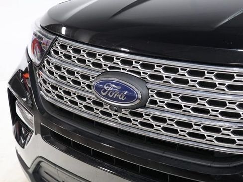 Used 2023 Ford Explorer Limited AWD/4WD image 12
