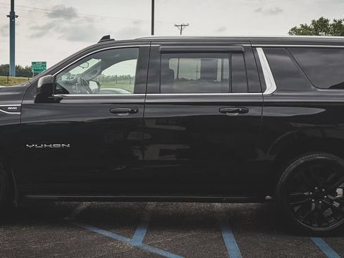 Used 2021 GMC Yukon XL SLE AWD/4WD image 11
