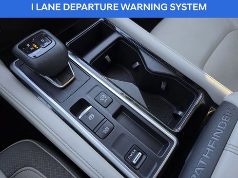 Used 2022 Nissan Pathfinder SL w/ Lighting Package (N92) image 25