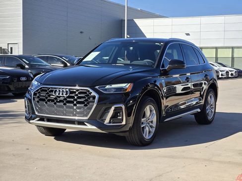 Certified 2023 Audi Q5 2.0T Premium w/ Convenience Package image 4