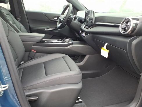 New 2026 Chevrolet Equinox LT FWD image 23