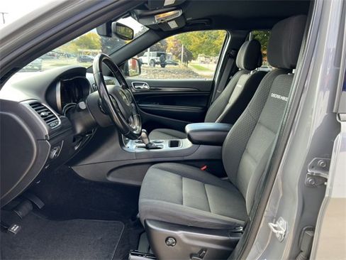 Used 2021 Jeep Grand Cherokee Freedom Edition image 4