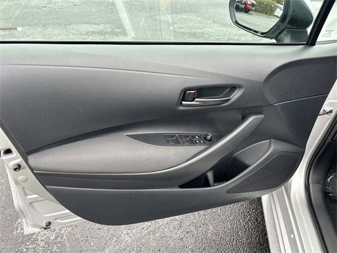Used 2025 Toyota Corolla LE image 18